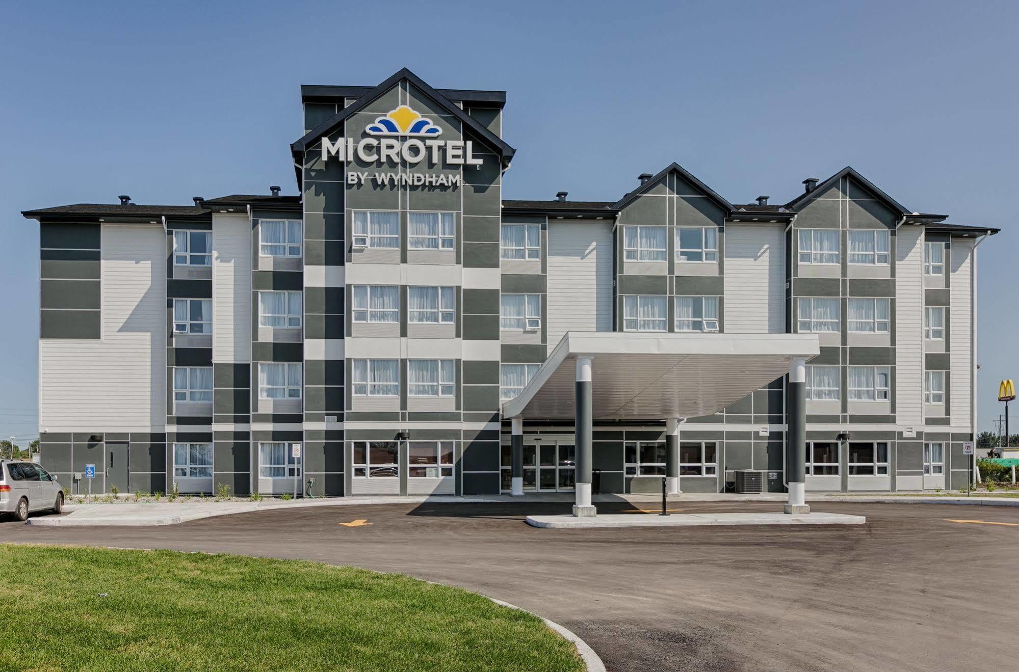 Microtel Casselman Exterior foto